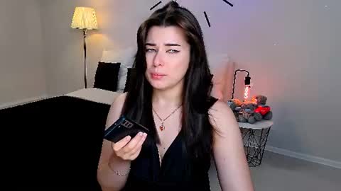 Snapshot of buckssbunny chatting on 06-18-26, 11:36 Ari online show from 06-18-26, 11:36