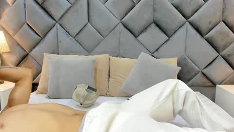 Buda y Cataleya online show from 11-12-25, 03:34