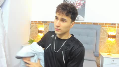 Snapshot of buddy_whitte chatting on 01-17-25, 11:27 Buddy Whitte online show from 01-17-25, 11:27