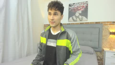 Snapshot of buddy_whitte chatting on 01-21-25, 11:24 Buddy Whitte online show from 01-21-25, 11:24