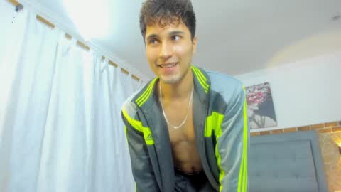 Snapshot of buddy_whitte chatting on 02-07-25, 02:26 Buddy Whitte online show from 02-07-25, 02:26