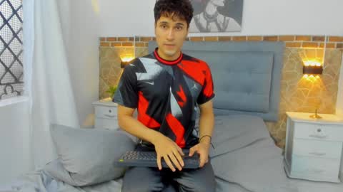 Snapshot of buddy_whitte chatting on 02-07-25, 05:29 Buddy Whitte online show from 02-07-25, 05:29