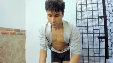 Snapshot of buddy_whitte chatting on 02-10-25, 02:26 Buddy Whitte online show from 02-10-25, 02:26