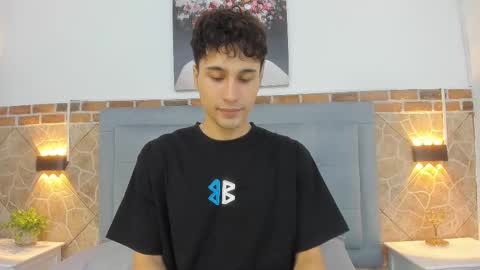 Snapshot of buddy_whitte chatting on 03-08-25, 11:27 Buddy Whitte online show from 03-08-25, 11:27