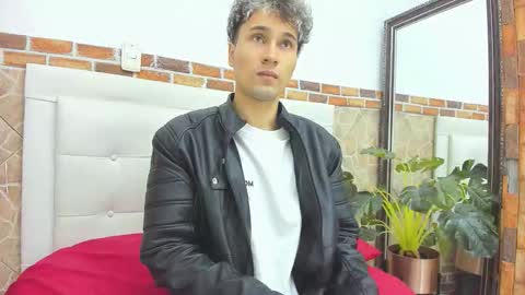 Snapshot of buddy_whitte chatting on 09-12-25, 11:54 Buddy Whitte online show from 09-12-25, 11:54