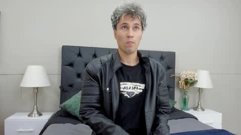 Snapshot of buddy_whitte chatting on 09-22-25, 11:34 Buddy Whitte online show from 09-22-25, 11:34