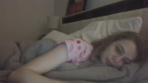 Snapshot of buffybarloe chatting on 03-06-26, 07:49 Buffy online show from 03-06-26, 07:49