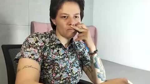 Snapshot of bug2025 chatting on 09-10-25, 04:45 bug2025 online show from 09-10-25, 04:45