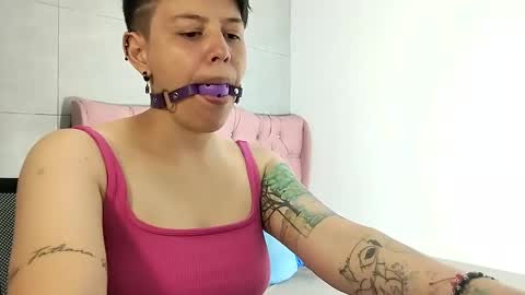 Snapshot of bug2025 chatting on 09-17-25, 01:51 bug2025 online show from 09-17-25, 01:51