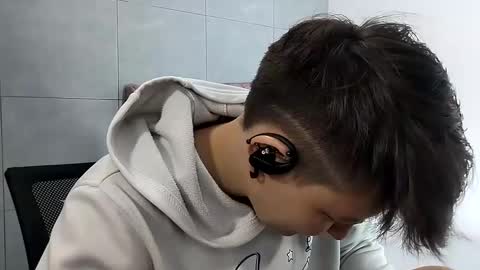 Snapshot of bug2025 chatting on 09-27-25, 02:38 bug2025 online show from 09-27-25, 02:38