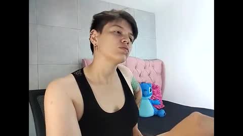 Snapshot of bug2025 chatting on 10-17-25, 03:20 bug2025 online show from 10-17-25, 03:20