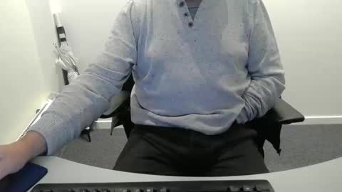 Snapshot of buggemann chatting on 10-23-25, 03:17 buggemann online show from 10-23-25, 03:17