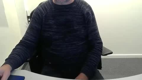 Snapshot of buggemann chatting on 10-29-25, 04:04 buggemann online show from 10-29-25, 04:04