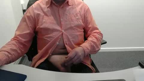 Snapshot of buggemann chatting on 10-31-25, 04:02 buggemann online show from 10-31-25, 04:02