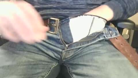 Snapshot of buggemann chatting on 11-12-25, 05:57 buggemann online show from 11-12-25, 05:57