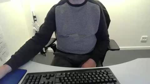 Snapshot of buggemann chatting on 11-20-25, 06:46 buggemann online show from 11-20-25, 06:46