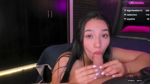 Snapshot of bull_vixen2001 chatting on 10-15-25, 12:16 Bunny and The Rock online show from 10-15-25, 12:16