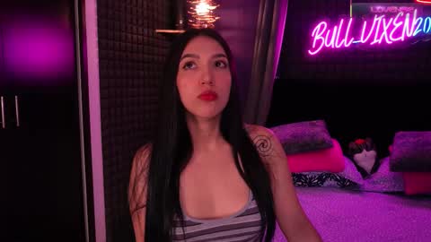 Snapshot of bull_vixen2001 chatting on 10-22-25, 11:43 Bunny and The Rock online show from 10-22-25, 11:43