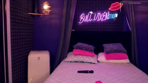 Snapshot of bull_vixen2001 chatting on 11-25-25, 11:54 Bunny and The Rock online show from 11-25-25, 11:54