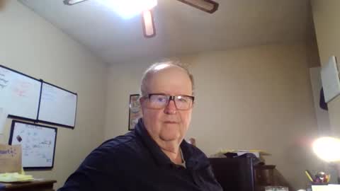 Snapshot of bullfrogg5050 chatting on 12-04-25, 03:10 bullfrogg5050 online show from 12-04-25, 03:10