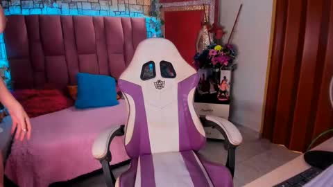 Snapshot of bulmasweetyose chatting on 02-24-25, 11:09 bulmasweetyose mommy submissive control milf lovense online show from 02-24-25, 11:09