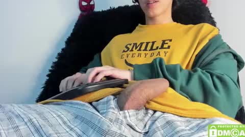 Snapshot of bumblubee chatting on 01-09-25, 11:24 Tonny online show from 01-09-25, 11:24