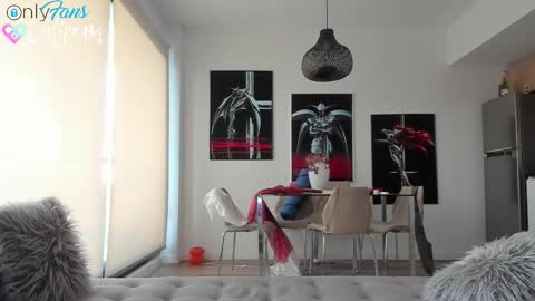 Snapshot of bumbum_kalibum chatting on 10-29-25, 09:49 Ivan online show from 10-29-25, 09:49