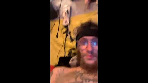 Snapshot of bunniandcryme chatting on 11-26-25, 08:59 bunniandcryme online show from 11-26-25, 08:59