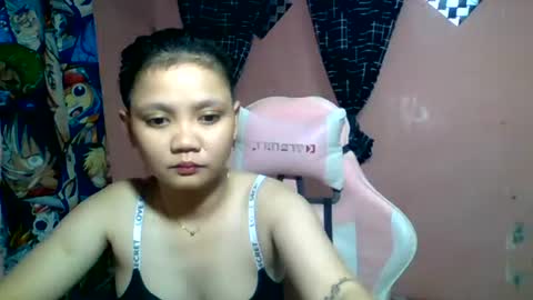 Snapshot of bunny_flower18 chatting on 06-12-26, 03:11 bunny_flower18 online show from 06-12-26, 03:11