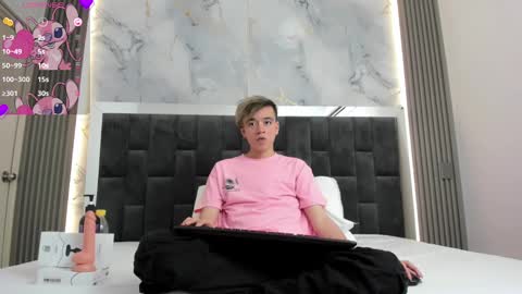 bunny online show from 02-09-25, 03:12