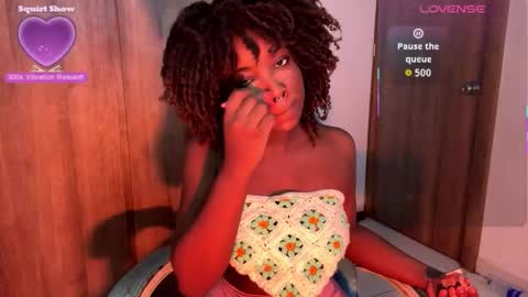 Snapshot of bunny_secrets chatting on 11-04-25, 01:38 Isa online show from 11-04-25, 01:38