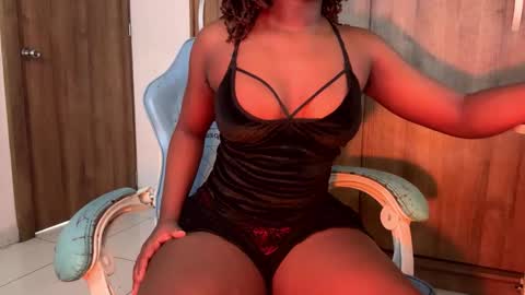 Snapshot of bunny_secrets chatting on 12-04-25, 07:11 Isa online show from 12-04-25, 07:11