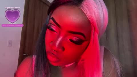 Snapshot of bunny_secrets chatting on 12-21-25, 04:03 Isa online show from 12-21-25, 04:03