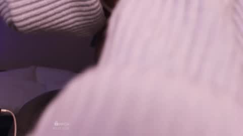 B U N N Y online show from 11-20-25, 04:23