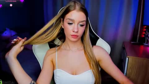 Snapshot of bunny_wetty chatting on 10-24-25, 08:16 ruslana online show from 10-24-25, 08:16