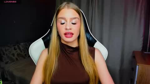 Snapshot of bunny_wetty chatting on 11-04-25, 06:40 ruslana online show from 11-04-25, 06:40