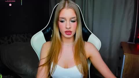 Snapshot of bunny_wetty chatting on 11-06-25, 07:15 ruslana online show from 11-06-25, 07:15