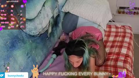 Tokki  bunny  online show from 11-19-25, 08:14