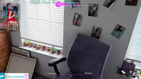 Snapshot of bunnycheekz chatting on 08-02-26, 05:00 Tokki bunny online show from 08-02-26, 05:00