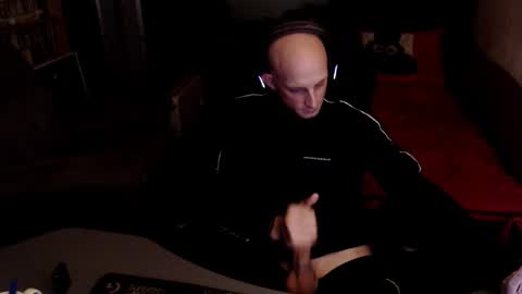 Gnther online show from 10-12-25, 05:23