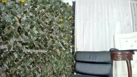 Snapshot of bunnyhots chatting on 02-23-25, 12:41 Angela Santini online show from 02-23-25, 12:41