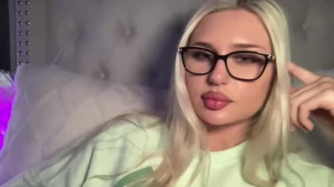 Snapshot of bunnykhalessi chatting on 06-02-26, 03:08 OnlyFans BunnyKhalessi online show from 06-02-26, 03:08