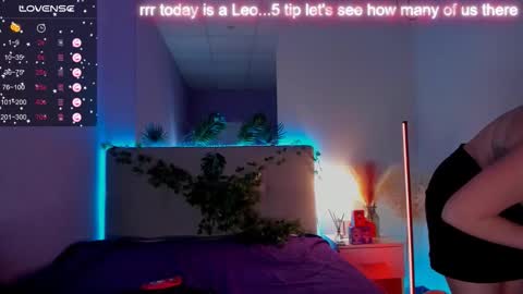 Snapshot of bunnyshows chatting on 10-19-25, 05:57 BunnyShows online show from 10-19-25, 05:57