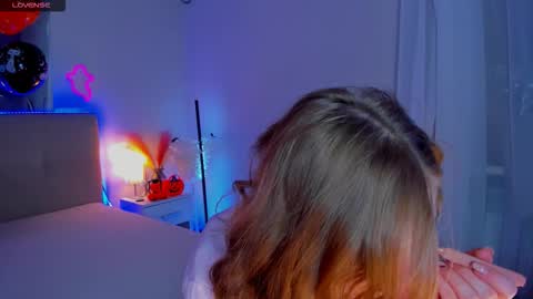 Snapshot of bunnyshows chatting on 10-23-25, 12:15 BunnyShows online show from 10-23-25, 12:15