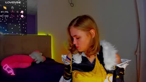 Snapshot of bunnyshows chatting on 11-17-25, 01:28 BunnyShows online show from 11-17-25, 01:28