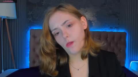 Snapshot of bunnyshows chatting on 11-18-25, 06:18 BunnyShows online show from 11-18-25, 06:18