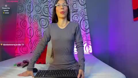 Snapshot of bunnythompson chatting on 07-15-26, 05:29 bunnythompson online show from 07-15-26, 05:29
