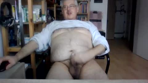 Snapshot of busibaer666 chatting on 01-25-25, 08:42 busi online show from 01-25-25, 08:42