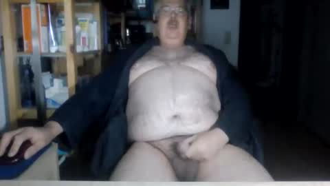 Snapshot of busibaer666 chatting on 10-21-25, 02:23 busi online show from 10-21-25, 02:23