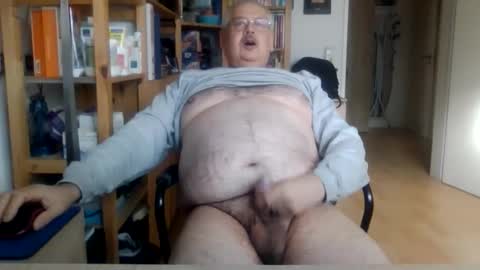 Snapshot of busibaer666 chatting on 11-04-25, 01:32 busi online show from 11-04-25, 01:32